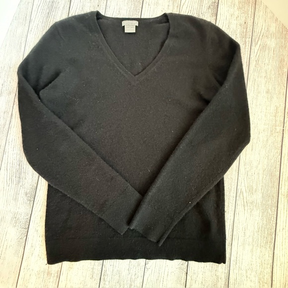 Ann Taylor Sweaters - ANN TAYLOR Black Cashmere Sweater Small
